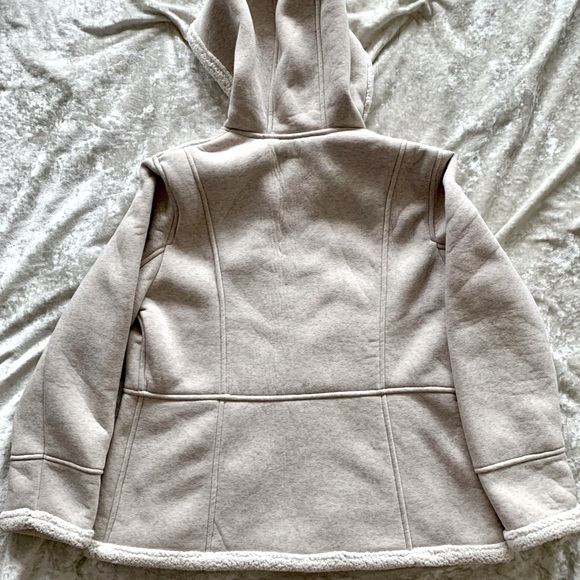 Weatherproof Sweatshirt Material Hoodie Jacket lined with Faux Sherpa Wool. - Picture 5 of 5